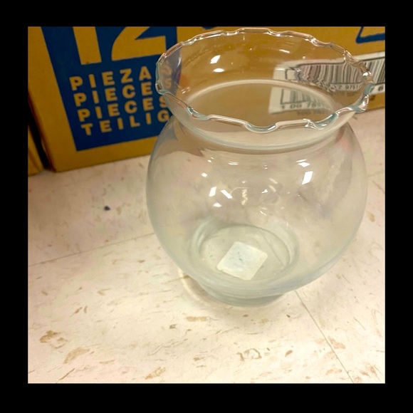 12 Crissa Vases